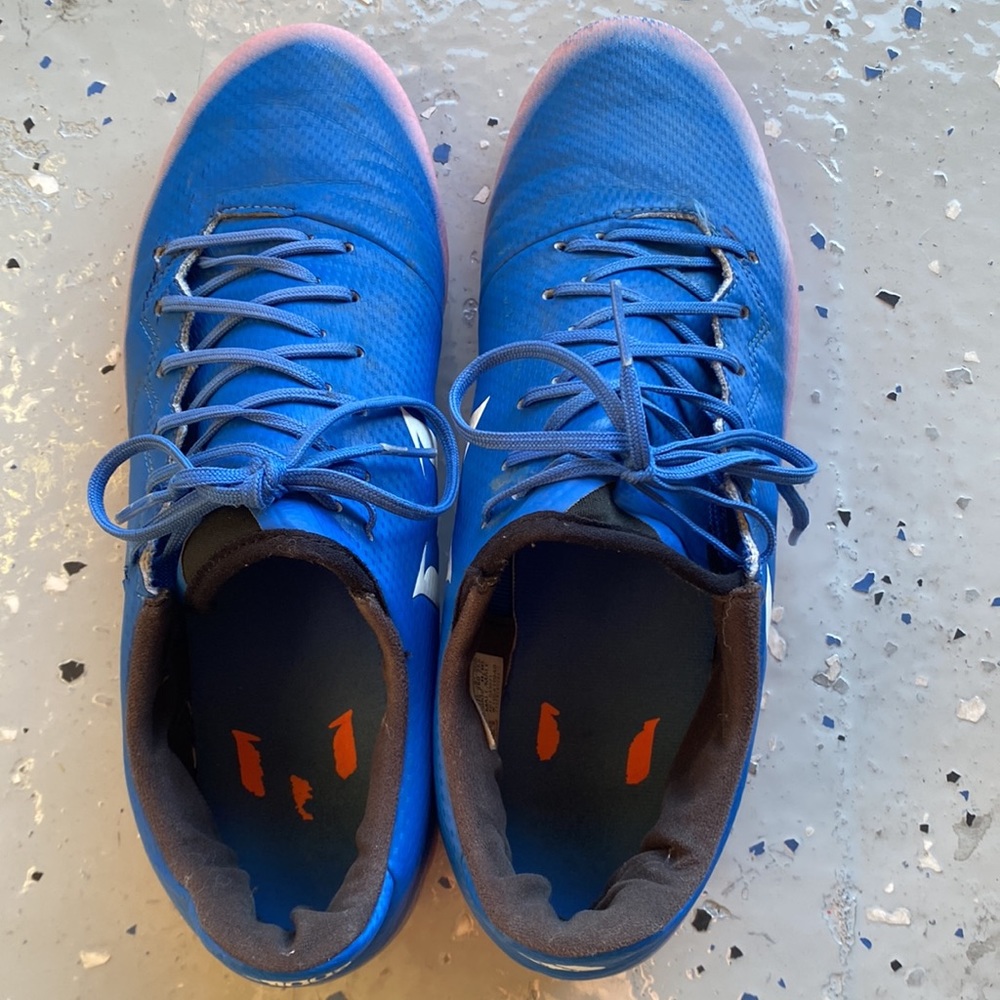 Soccer cleats - Picture 4 of 6